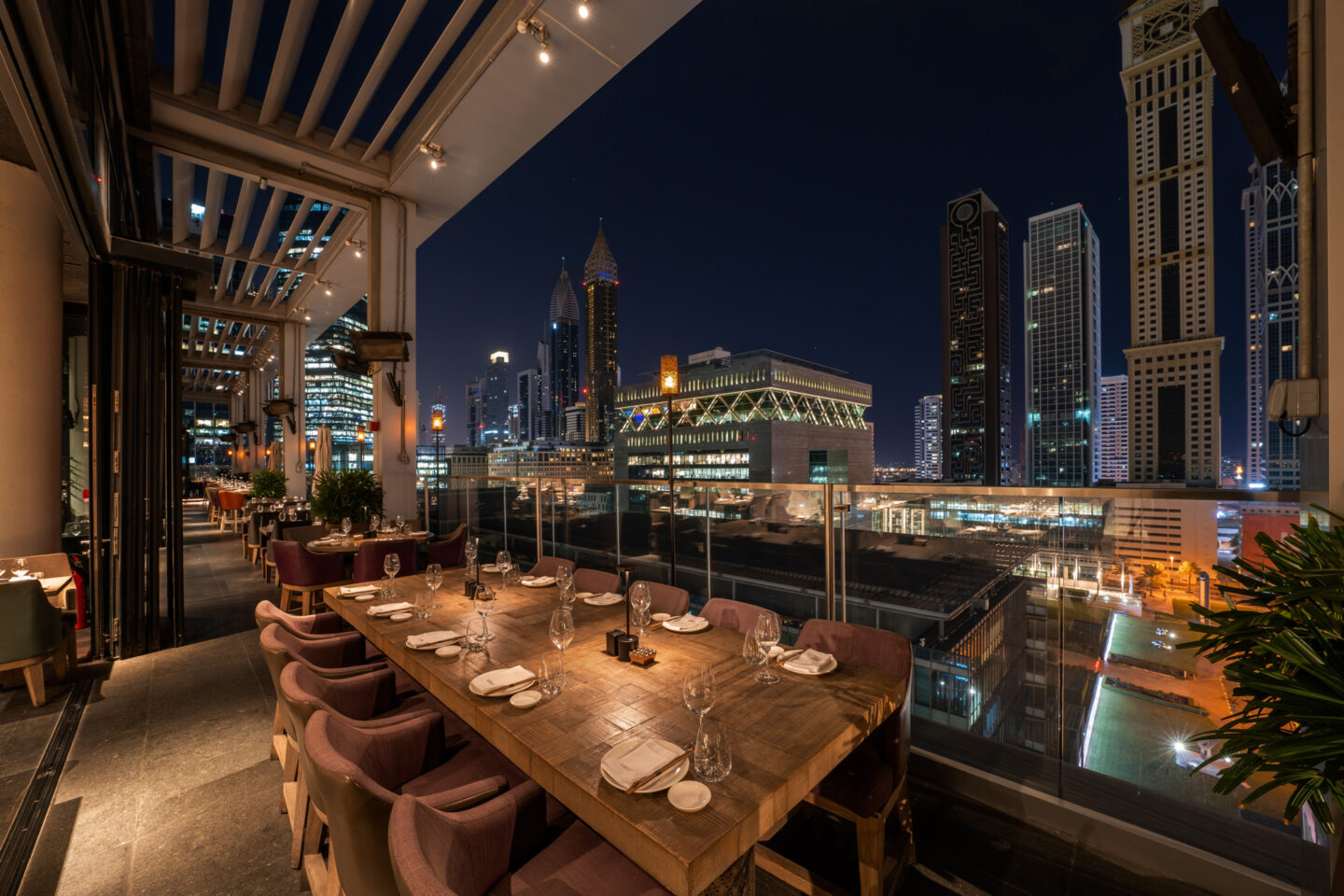 Boasting the largest rooftop terrace in DIFC, which offers unparalleled 180-degree panoramic views of Dubai’s stunning skyline.